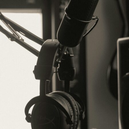 5 Best Podcast Advertising Agencies to Grow Your Brand in 2026